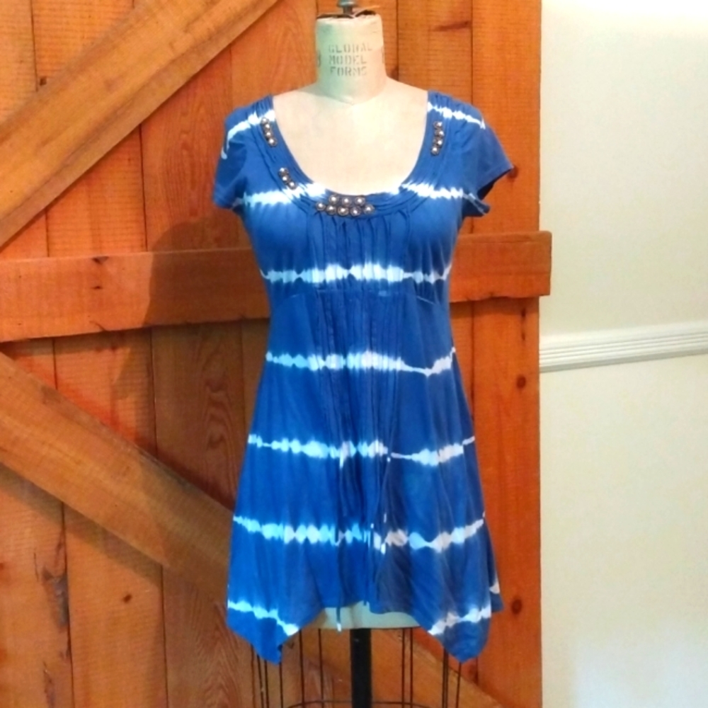 Tie-dye blue tunic bling on collar!